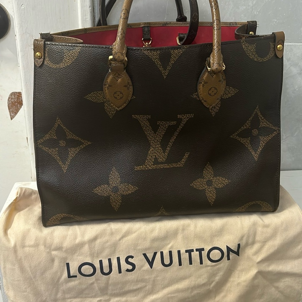 Louis Vuitton on the go mm size